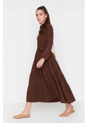  Modest فستان منسوج بحزام بني داكن وأزرار وطية صدر السترة TCTSS21EL3343