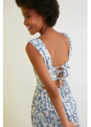  Collection فستان ميدي منسوج بتصميم زهور منخفض الخصر ومفتوح من الخصر باللون الأزرق TWOSS21EL0709