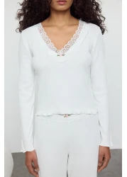  Collection طقم بيجامة محبوكة من القطن الأبيض مع إكسسوارات الورد THMAW25PT00233