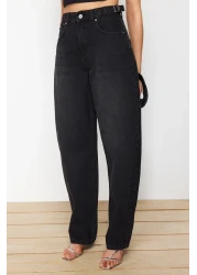  Collection بنطلون جينز أسود أكثر استدامة بقصة واسعة وخصر عالي من Carpenter Skater TWOAW24JE00308