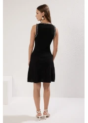  Collection فستان أسود مزين باللؤلؤ الصغير TWOSS25EL00311