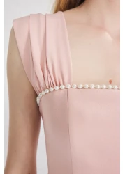  Collection فستان سهرة متوسط ​​الطول منسوج بتفاصيل لؤلؤ مسحوق وفتحة الخصر فستان التخرج الليلي TPRSS25EL00287