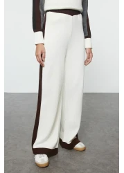  Modest طقم تريكو أبيض بياقة واقفة - TCTAW25US00030