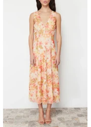  Collection فستان محبوك مرن من التول برقبة على شكل حرف V - طباعة زهور متعددة الألوان TWOSS24EL00384