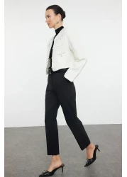  Collection بنطال أسود أساسي من القماش المنسوج بأرجل ضيقة TWOSS19ST0038