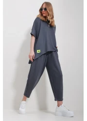 Trend Alaçatı Stili بدلة نسائية أنثراسايت برقبة دائرية غير متماثلة وبلوزة وسروال ALC-X11604