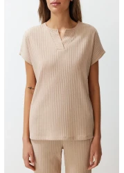  Collection طقم بيجامة محبوكة بياقة مضلعة باللون البيج THMSS24PT00234