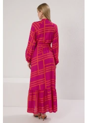  Modest فستان فيسكوز منسوج بطباعة هندسية مع حزام فوشيا TCTSS25EB00086