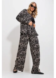 Trend Alaçatı Stili طقم قميص وبنطلون منقوش باللون البيج الرملي للسيدات منسوج من الأسفل Alc-X11749