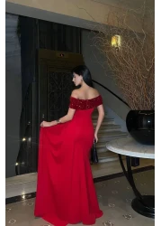 Mossta فستان سهرة طويل مزين بالترتر منخفض الكتف - أحمر