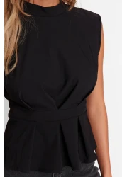  Collection Black Crew Neck Sleeveless Woven Blouse TWOAW23BZ00559