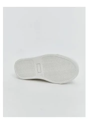 LC Waikiki حذاء رياضي للفتيات الصغيرات من LCW STEPS باللون الأبيض