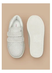 Flora Bella by Shoexpress أحذية رياضية مزخرفة مع إغلاق بخطاف وحلقة