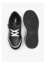 LBL by Shoexpress حذاء رياضي بألوان متباينة مزود بخطاف وحلقة للإغلاق