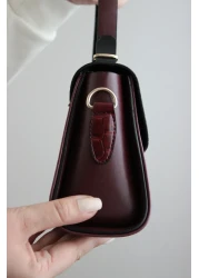 Molie حقيبة يد وكتف نسائية أنيقة بنمط تمساح باللون العنابي