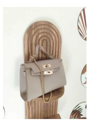 ikosga حقيبة كتف وكتف كريمية أنيقة وكلاسيكية بسلسلة سميكة العرض: 20 سم الطول: 14 سم