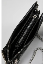  Shoes حقيبة محفظة نسائية سوداء مرصعة بحزام متقاطع TWOAW25OC00005