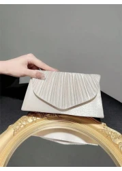 حقيبة كلاسيكية وأنيقة للمرأة بتصميم بسطوني وطية. مثالية للحفلات الرسمية والأعراس الرومانسية والرقصات والفعا