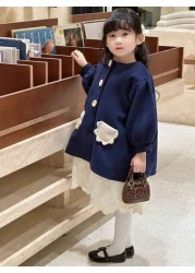 حقيبة يد صغيرة جديدة بشكل قوقعة. حقيبة صغيرة عملية وأنيقة للتعلق عبر الجسم. حقيبة مسائية متعددة الاستخدامات. م