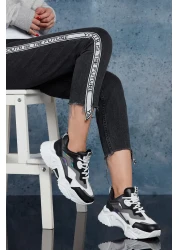 Dark Seer حذاء رياضي نسائي أسود مدخن