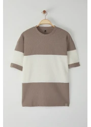  Collection تي شيرت حجري كبير الحجم مصنوع من القطن بنسبة 100% ومزخرف بألوان متعددة