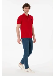 U.S. Polo Assn. تي شيرت رجالي ذو قصة ضيقة وياقة بولو باللون الأحمر الأساسي 50305929 -vr030