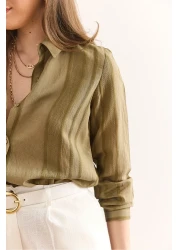 Olalook قميص نسائي كاكي مخطط هندسي مزين بتفاصيل GML-19001335