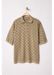  Collection تي شيرت بياقة بولو كبيرة الحجم من فرو المنك منقوش/مربعات برقبة بولو TMNSS25PO00035