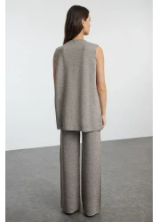  Collection طقم ملابس محبوكة بأزرار واسعة ومفصلة من المنك TWOAW25AU00084