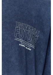  Collection تي شيرت نيلي كبير الحجم/واسع القطع بتأثير شاحب مطبوع عليه حروف 100% قطن TMNSS24TS00043