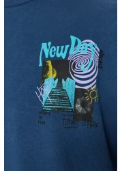  Collection تي شيرت قطني كبير الحجم مطبوع باللون النيلي الغامض - TMNSS22TS0838