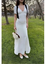 Afiş Butik أبيض عميق الخامس الرقبة قبالة الكتف القوس التفاصيل اصطف فستان طويل