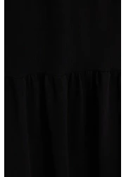  Collection فستان أسود طويل محبوك بأكمام قصيرة TWOSS24EL00132