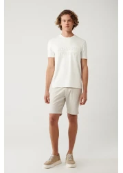 Avva تي شيرت رجالي أبيض برقبة دائرية مطبوع عليه انترلوك A41y1006