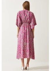 Happiness İstanbul فستان فيسكوز صيفي منقوش بياقة ملفوفة باللون الوردي والرمادي للنساء DK00166