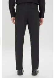 AC&Co / Altınyıldız Classics بنطال كلاسيكي للرجال ذو قصة عادية باللون الأسود وجيب جانبي مريح