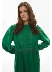 Hooopstore فستان أخضر مع تفاصيل شريطية زهرية