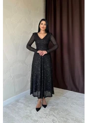 HELİS BUTİK فستان بارلا متوسط الطول مزين بالترتر باللون الأسود