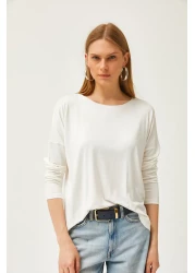 Olalook بلوزة فيسكوز بيضاء برقبة دائرية للنساء BLZ-19002588