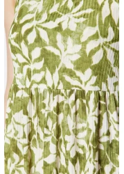  Collection فستان ماكسي محبوك باللون الأخضر مع تنورة بحمالات مكشكشة TWOSS23EL02328