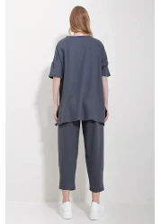 Trend Alaçatı Stili بدلة نسائية أنثراسايت برقبة دائرية غير متماثلة وبلوزة وسروال ALC-X11604