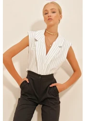 Trend Alaçatı Stili بلوزة نسائية مخططة بياقة قميص بيضاء ALC-X10724