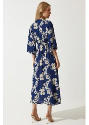 Happiness İstanbul فستان نسائي صيفي من الفسكوز بياقة ملفوفة باللون الأزرق الداكن والأصفر DK00166