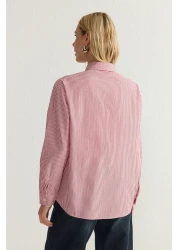  Collection قميص منسوج كبير الحجم مخطط باللون الأحمر TWOAW23GO00359