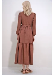 Trend Alaçatı Stili فستان ماكسي بوي للنساء من القهوة مع تنورة بأزرار أمامية من الكتان المكشكش ALC-X12045