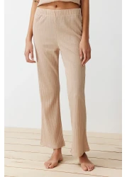  Collection طقم بيجامة محبوكة بياقة مضلعة باللون البيج THMSS24PT00234