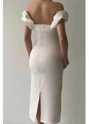 Julidress فستان أبيض متوسط الطول من قماش أطلس بدون حمالات بدون أكتاف وفتحة