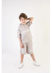 HARİKA KİDS شورت للأولاد مطبوع عليه كلية بأكمام قصيرة وياقة بولو من نسيج Lekos بدلة أساسية للأعمار من 2 إلى 5 سنوات