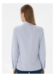 U.S. Polo Assn. يو اس بولو اسن. قميص نسائي بقصة ضيقة وياقة قميص نيلي فاتح WOXCOLOR025Y