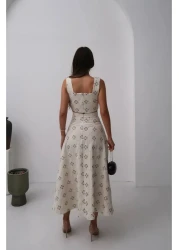 369 etnik butik "طقم صيفي مكون من قطعتين منقوش باللون الكريمي - ياقة مربعة وتنورة على شكل حرف A"